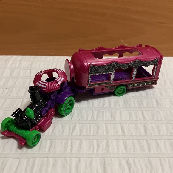 Super Rigs Haulers by Hot Wheels and Mattel - Picture 12 of 16